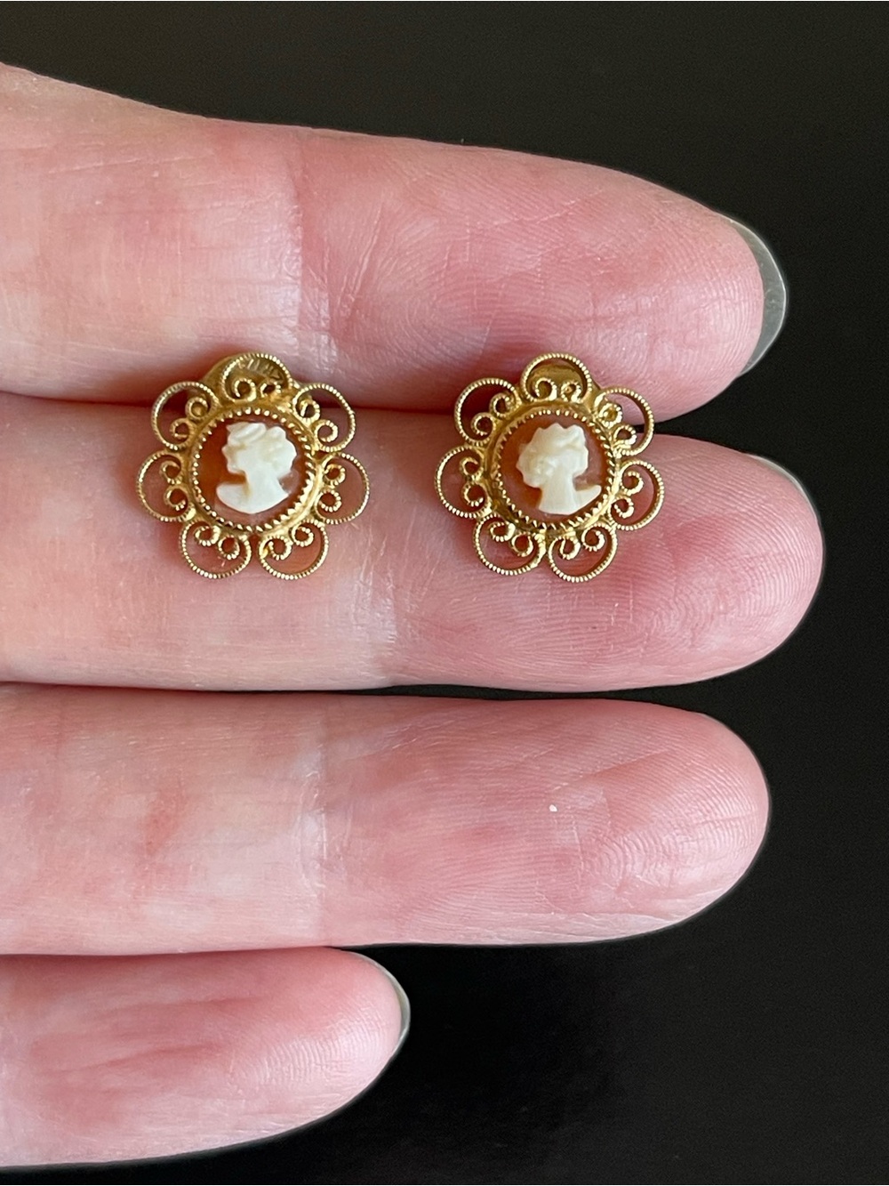 Vintage 12KT gold filled mini Cameo Filigree Stud Earrings.
